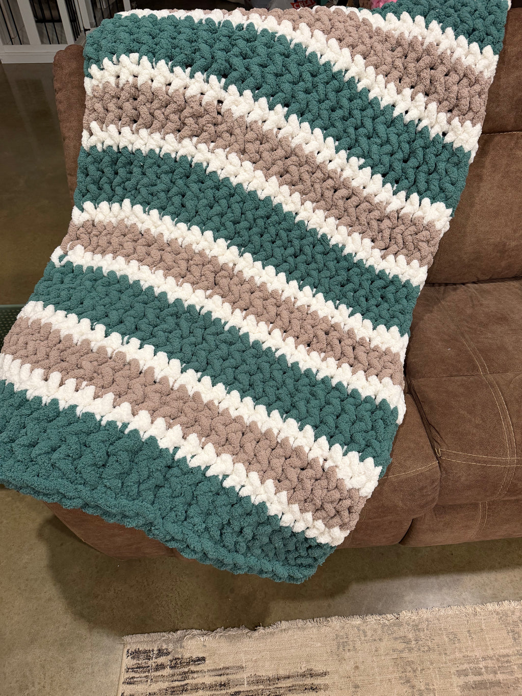 Evergreen trails Medium Throw