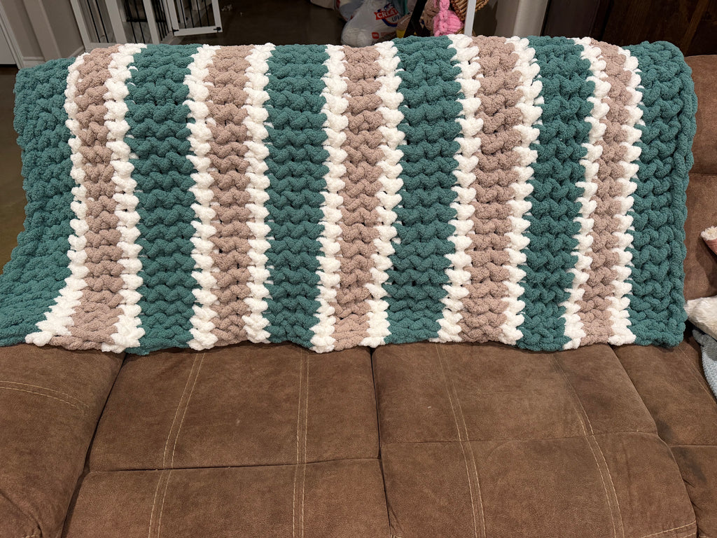 Evergreen trails Medium Throw