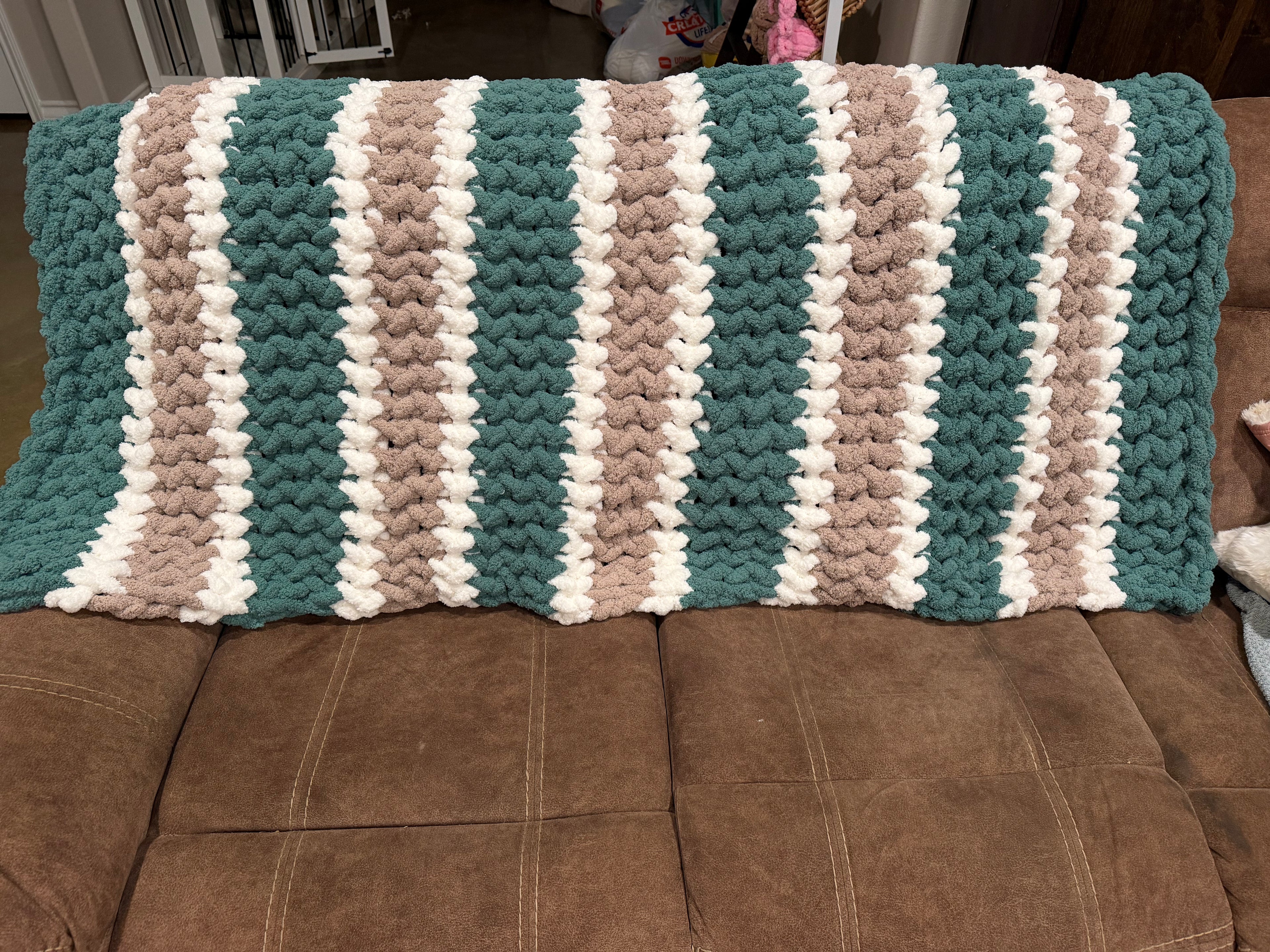 Evergreen trails Medium Throw